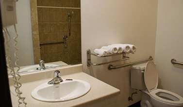 Harborview Inn and Suites - Accessible Private Bathroom